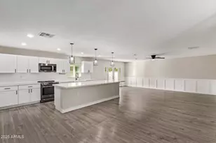 8542 N 42nd Dr, Phoenix, AZ 85051 - Photo 11