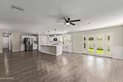 8542 N 42nd Drive, Phoenix, AZ 85051 - Photo 9