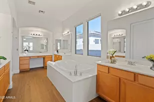 2413 W Sienna Bouquet Pl, Phoenix, AZ 85085 - Photo 31