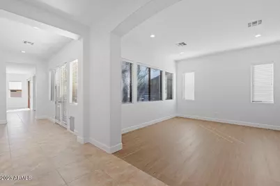 2413 W Sienna Bouquet Place, Phoenix, AZ 85085 - Photo 9