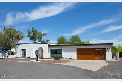 856 E Village Circle Drive S, Phoenix, AZ 85022 - Photo 1