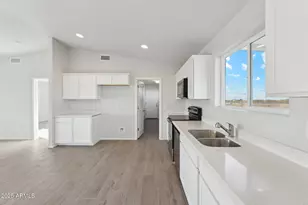 19462 W Birchwood Pl, Buckeye, AZ 85326 - Photo 9