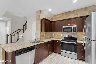 2452 N 73rd Lane, Phoenix, AZ 85035 - Photo 7