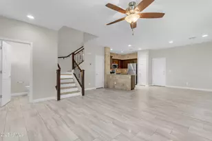 2452 N 73rd Ln, Phoenix, AZ 85035 - Photo 5