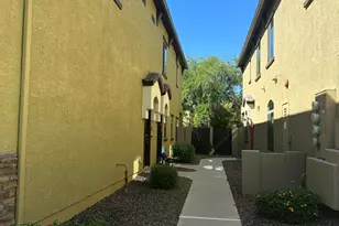 2725 E Mine Creek Rd, Phoenix, AZ 85024 - Photo 21