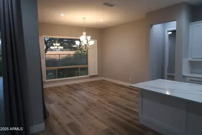 2852 E Robin Lane E, Phoenix, AZ 85050 - Photo 7
