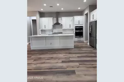 2852 E Robin Lane E, Phoenix, AZ 85050 - Photo 5