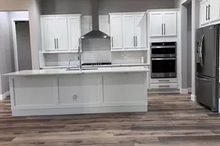 2852 E Robin Ln E, Phoenix, AZ 85050 - Photo 5