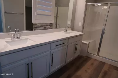 2852 E Robin Lane E, Phoenix, AZ 85050 - Photo 19