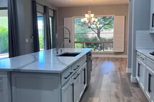 2852 E Robin Ln E, Phoenix, AZ 85050 - Photo 5