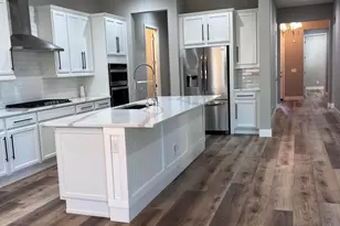 2852 E Robin Ln E, Phoenix, AZ 85050 - Photo 13