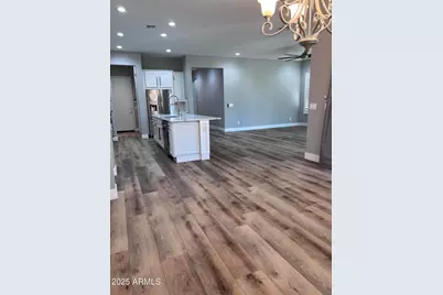 2852 E Robin Lane E, Phoenix, AZ 85050 - Photo 11