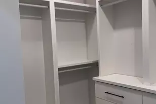 2852 E Robin Ln E, Phoenix, AZ 85050 - Photo 25