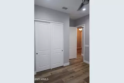 2852 E Robin Lane E, Phoenix, AZ 85050 - Photo 23