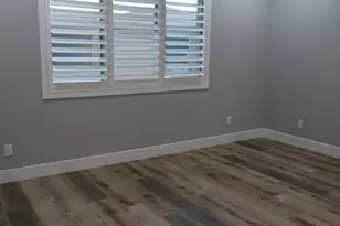 2852 E Robin Ln E, Phoenix, AZ 85050 - Photo 17