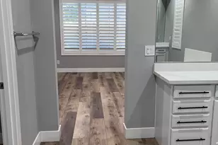 2852 E Robin Ln E, Phoenix, AZ 85050 - Photo 21