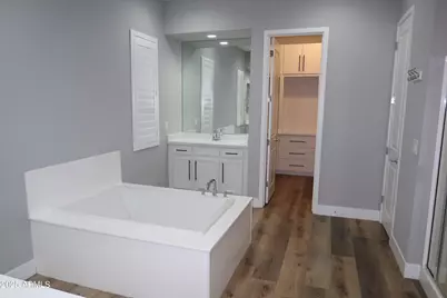 2852 E Robin Lane E, Phoenix, AZ 85050 - Photo 13