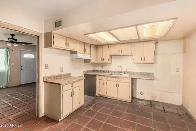 11818 N 25th Avenue, Phoenix, AZ 85029 - Photo 13