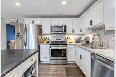 14251 N 37th Way, Phoenix, AZ 85032 - Photo 13