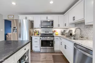 14251 N 37th Way, Phoenix, AZ 85032 - Photo 13