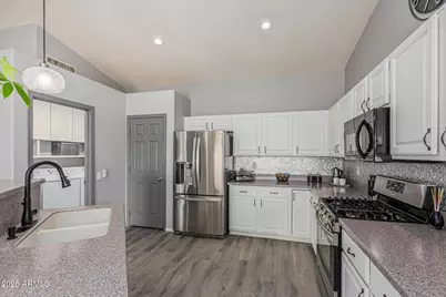 840 S Pineview Drive, Chandler, AZ 85226 - Photo 7