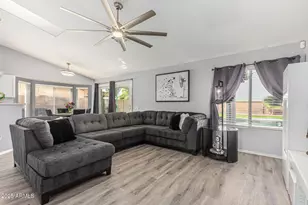 840 S Pineview Dr, Chandler, AZ 85226 - Photo 3