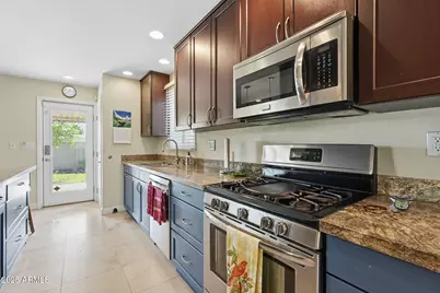 8231 E Jackrabbit Road, Scottsdale, AZ 85250 - Photo 5