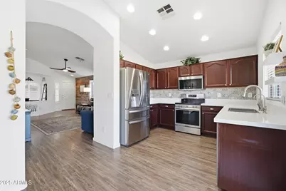 2046 W Appaloosa Way, San Tan Valley, AZ 85144 - Photo 9