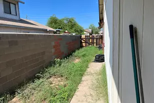 7827 W College Dr, Phoenix, AZ 85033 - Photo 15