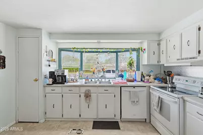 233 E Villa Rita Drive, Phoenix, AZ 85022 - Photo 13