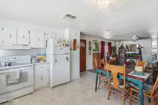 233 E Villa Rita Dr, Phoenix, AZ 85022 - Photo 11