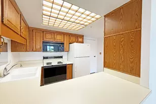 10330 W Thunderbird Blvd, Sun City, AZ 85351 - Photo 5