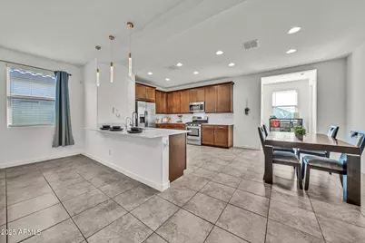 12451 W Kaler Drive, Glendale, AZ 85307 - Photo 11