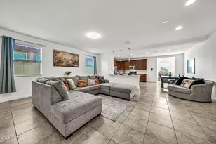 12451 W Kaler Dr, Glendale, AZ 85307 - Photo 7