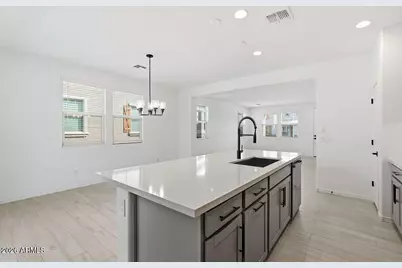 10046 W Piccadilly Road, Avondale, AZ 85392 - Photo 7