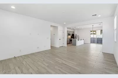 10046 W Piccadilly Road, Avondale, AZ 85392 - Photo 15