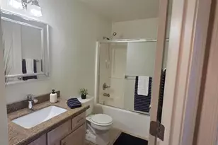 9151 W Greenway Rd, Peoria, AZ 85381 - Photo 13
