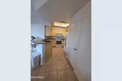 9151 W Greenway Road #182, Peoria, AZ 85381 - Photo 3