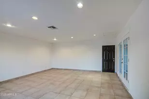 5539 W Wilshire Dr, Phoenix, AZ 85035 - Photo 13