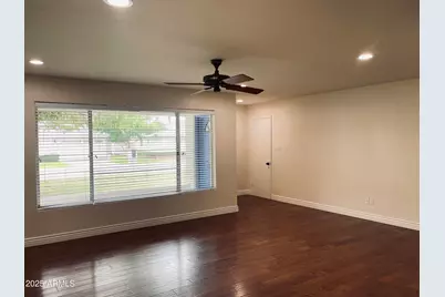 4702 E Wilshire Drive, Phoenix, AZ 85008 - Photo 7