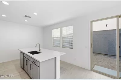 10048 W Piccadilly Road, Avondale, AZ 85392 - Photo 7