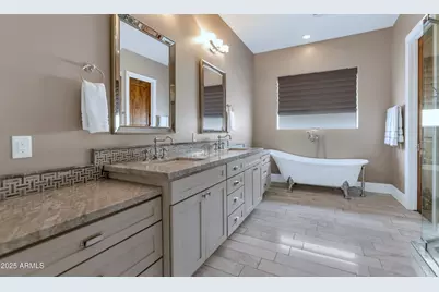 3319 E Medlock Drive, Phoenix, AZ 85018 - Photo 19