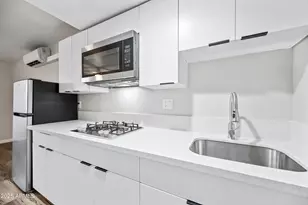 3025 N 32nd St, Phoenix, AZ 85018 - Photo 9