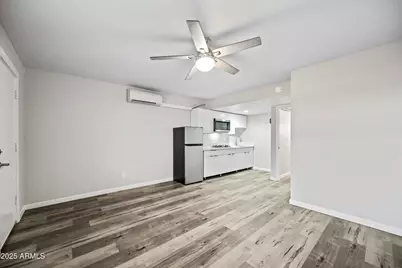 3025 N 32nd Street #20, Phoenix, AZ 85018 - Photo 5