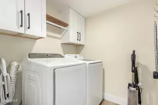 8375 E Indian School Rd, Scottsdale, AZ 85251 - Photo 23