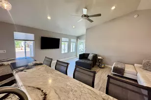 8835 W Michelle Dr, Peoria, AZ 85382 - Photo 11