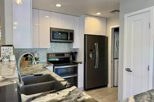 8835 W Michelle Dr, Peoria, AZ 85382 - Photo 9