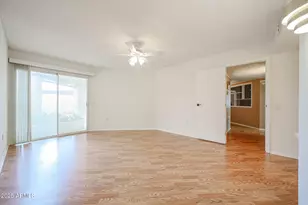 10433 W Hutton Dr, Sun City, AZ 85351 - Photo 11