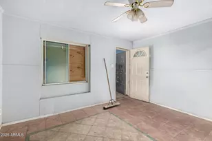 2912 E Monroe Street E, Phoenix, AZ 85034 - Photo 5