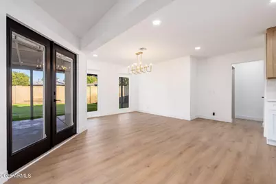 6221 N 20th Lane, Phoenix, AZ 85015 - Photo 9
